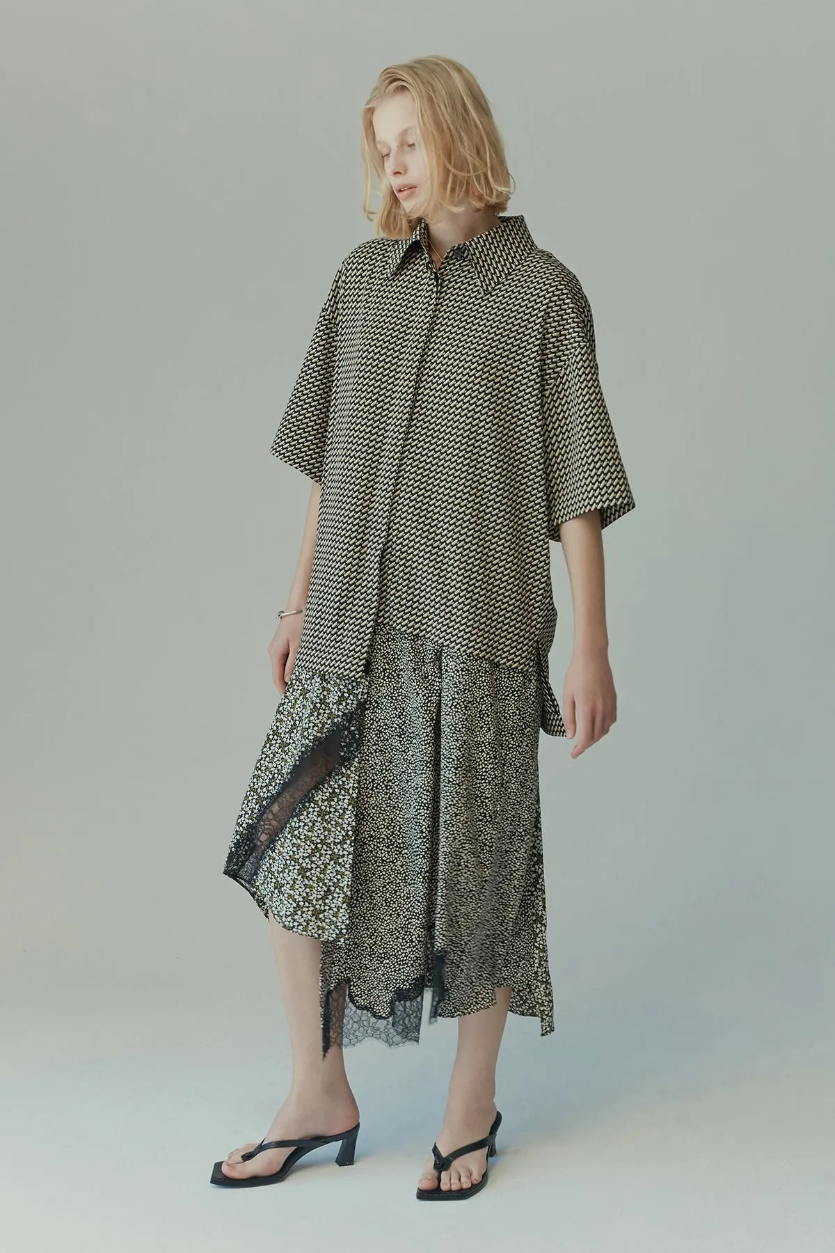 Lace trimmed skirt overlay oversized printed shortsleeve shirts