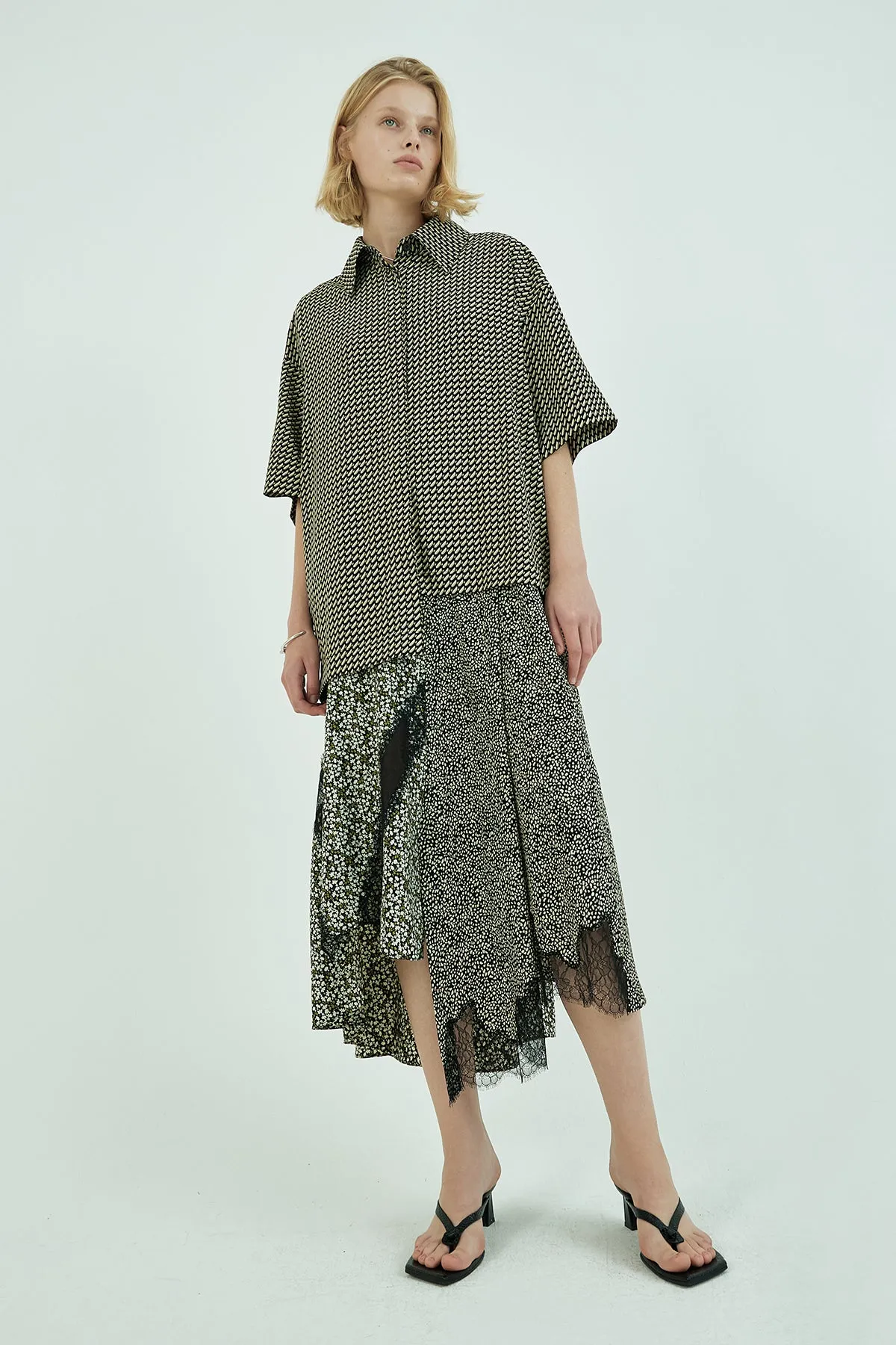 Lace trimmed skirt overlay oversized printed shortsleeve shirts