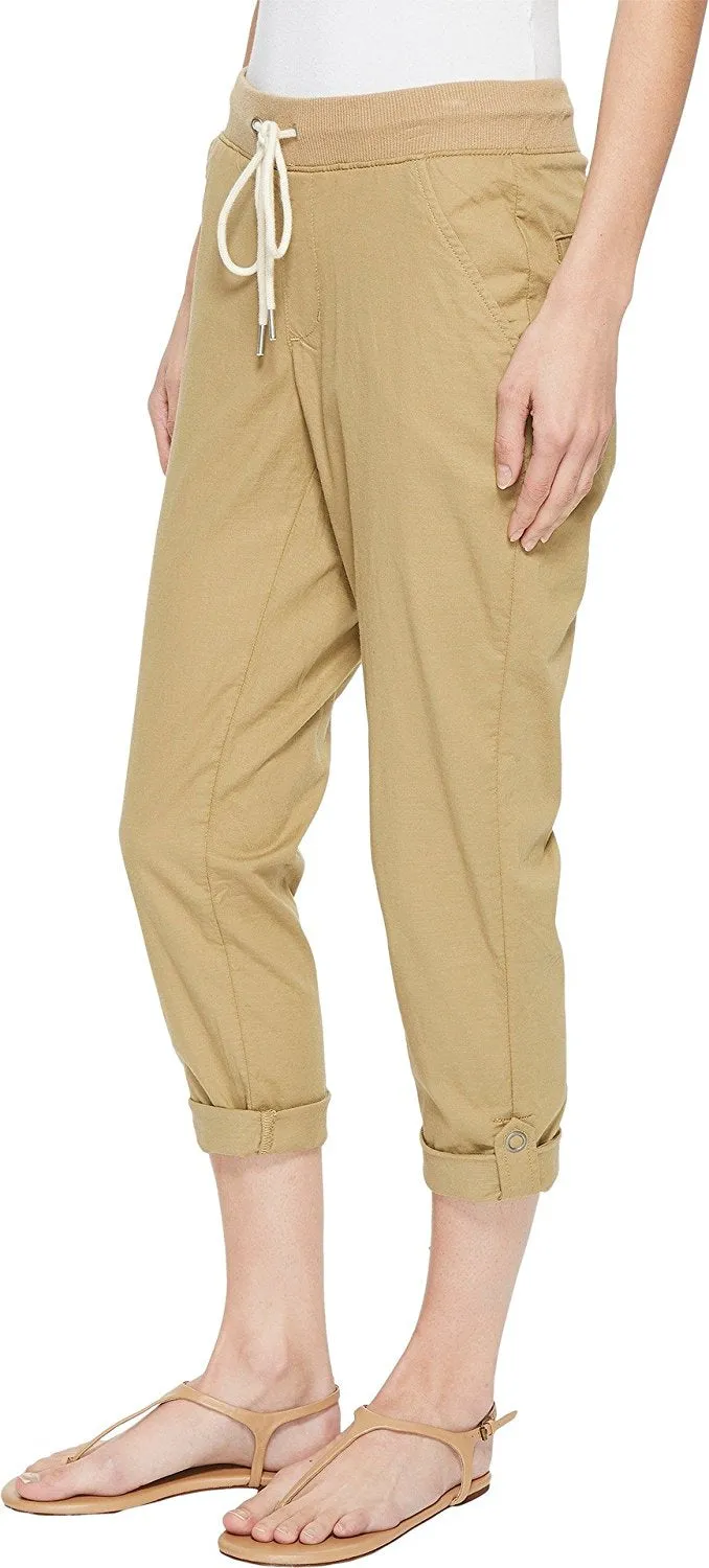 Levi's Women's Comfort Capris Comfy Harvest Gold