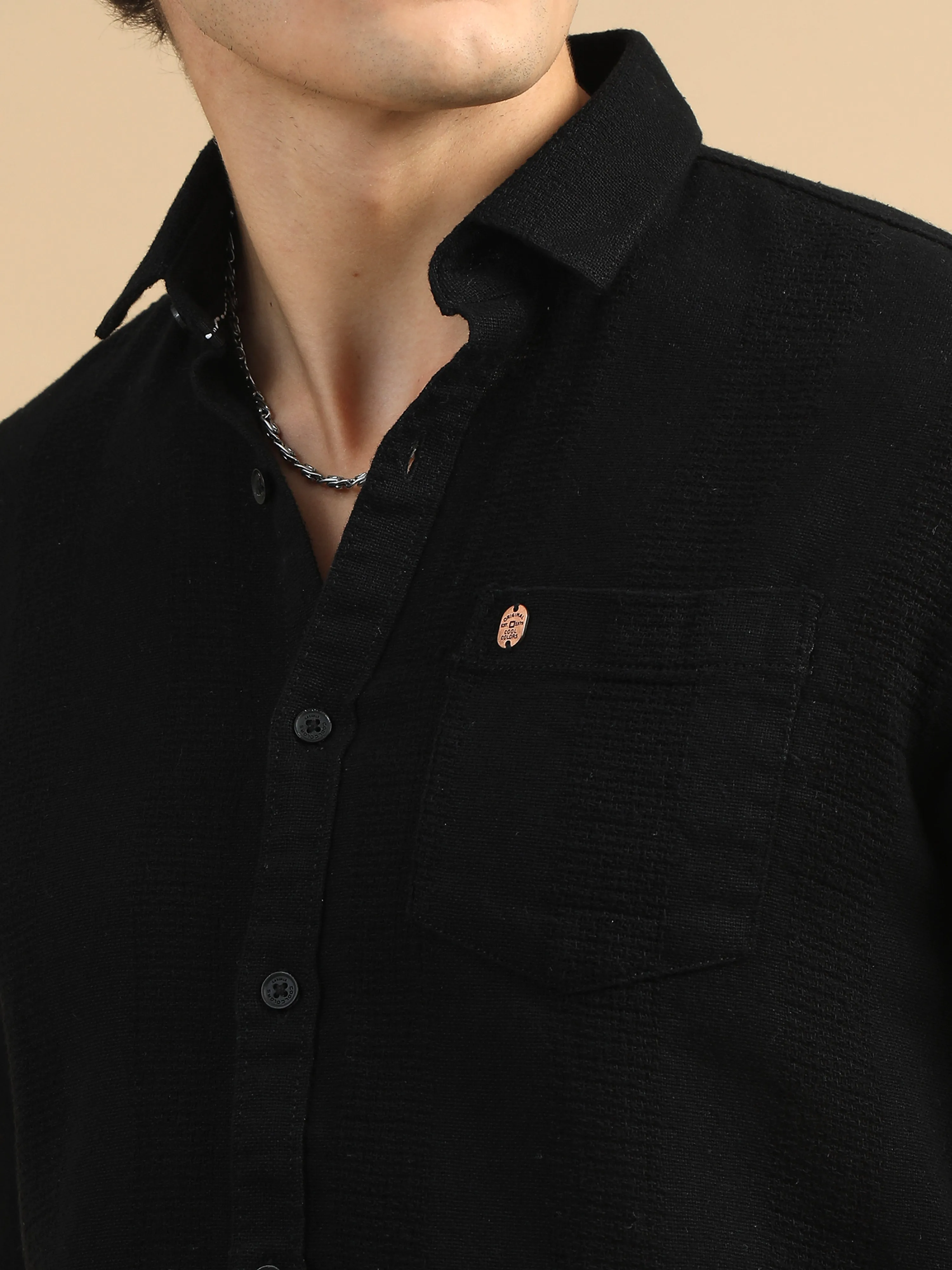 Men Black Slim Fit Textured Full Sleeve Casual Shirt