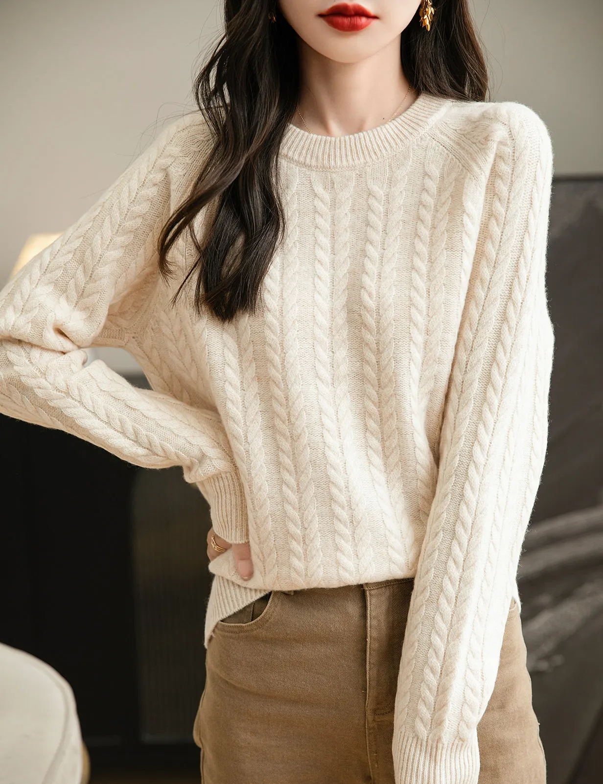 Sharon Woman Crew Neck Vintage Warm Sweater