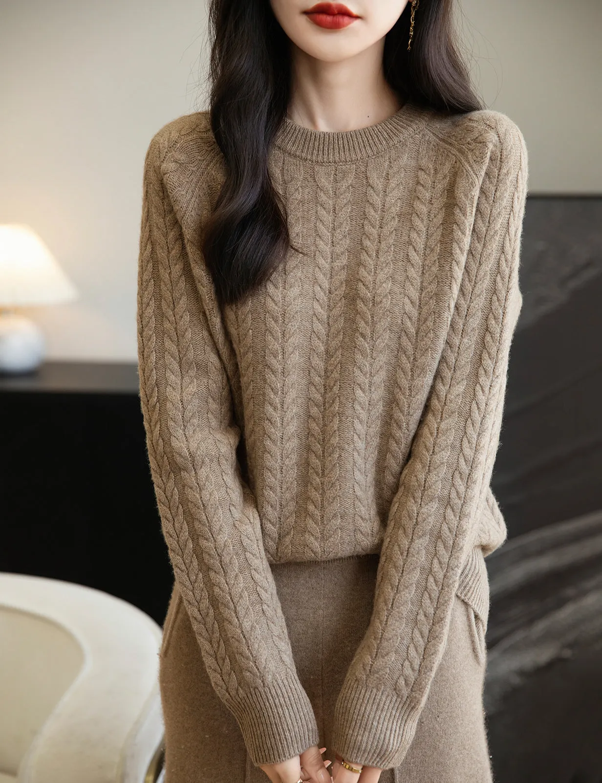 Sharon Woman Crew Neck Vintage Warm Sweater