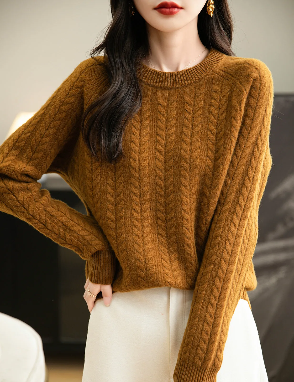 Sharon Woman Crew Neck Vintage Warm Sweater